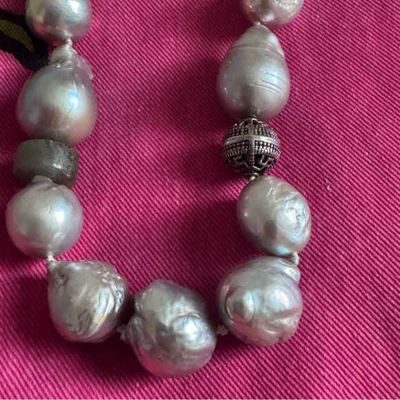 Baroque Gray Pearl & Labradorite Beaded Necklace with Sterling Accents – 18" - Picture 5 of 8